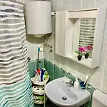 1bdr In Center - Free Parking Apartment